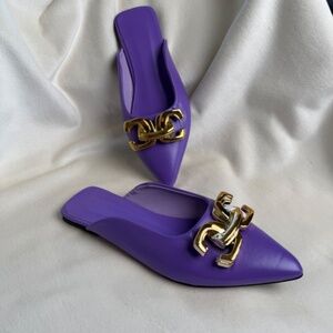 Purple pointy flat shoes with gold plastic chain detail Size US 8.5 (China 40)